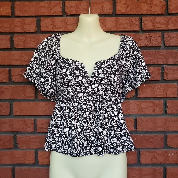 Mi Ami Tops - Ditsy Floral Top Size S Black White Flutter Sleeve Tie Back Empire Waist Cottage